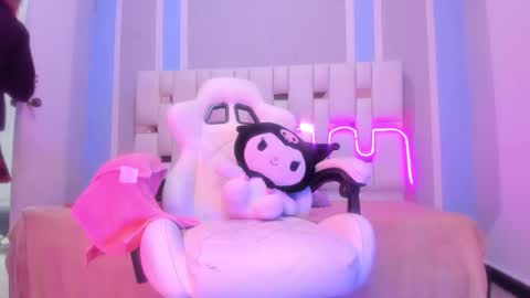 Michelle  online show from February 13, 8:05 pm