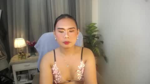 miss_fhakarat online show from January 14, 2:31 am