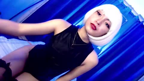 miss_hornydoll online show from December 13, 1:59 am