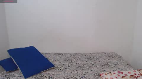 Mis Ari online show from April 6, 9:15 pm