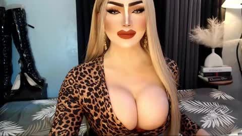 PRIESTESS CHANNEL online show from November 4, 3:11 pm