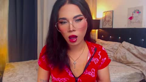 misstrishontop online show from January 8, 4:11 pm