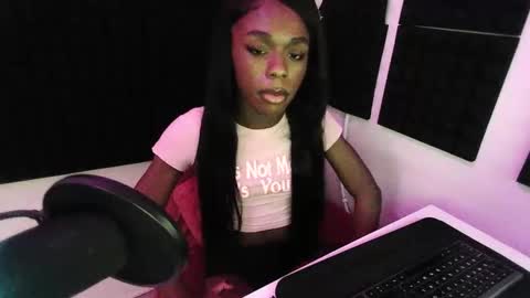 lauren online show from February 27, 5:04 pm