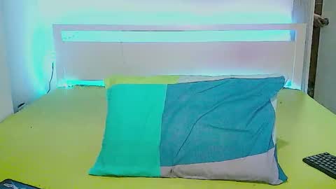 Snapshot of mistresskat001 chatting on September 13, 7:52 pm Mistresskat online show from September 13, 7:52 pm