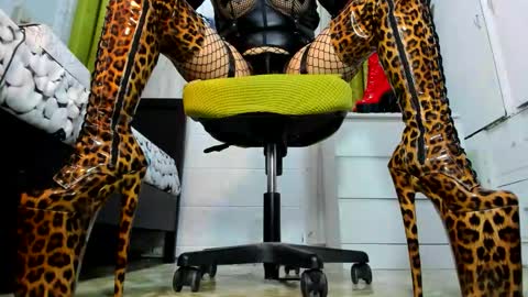 Snapshot of mistresstiffany69 chatting on September 12, 3:48 am Tiffany online show from September 12, 3:48 am