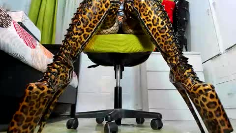 Snapshot of mistresstiffany69 chatting on September 21, 2:50 am Tiffany online show from September 21, 2:50 am