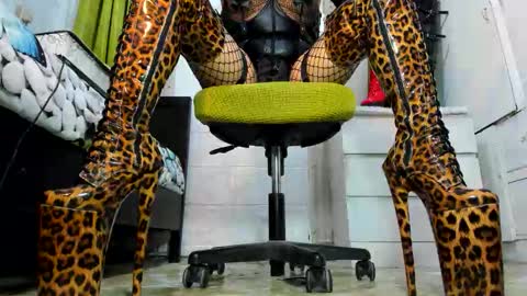 Tiffany online show from April 8, 9:21 am