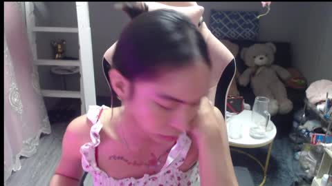 ELYSE A SIMPLE GIRL online show from April 4, 12:14 pm