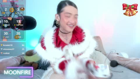 Snapshot of moonfiredance chatting on December 2, 4:15 pm Nicky online show from December 2, 4:15 pm