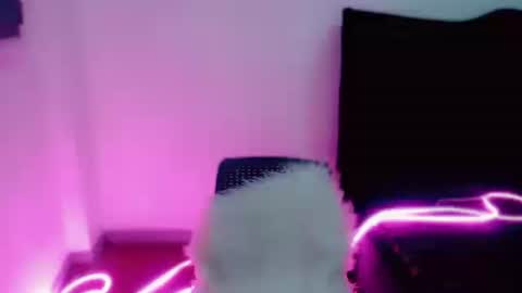 mscherry_ online show from December 18, 6:24 pm