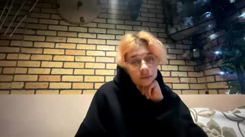 Esha online show from September 25, 4:03 pm