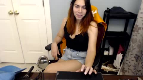 Julie Love online show from October 9, 1:29 am