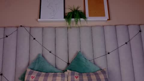  VICTORIA  online show from March 24, 8:03 pm