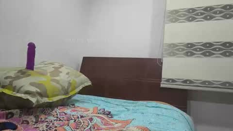 Naniii063 online show from November 18, 5:40 am
