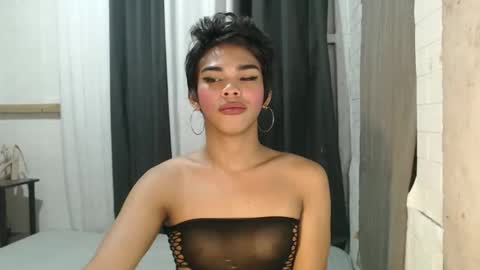 neomi online show from November 6, 2:28 pm