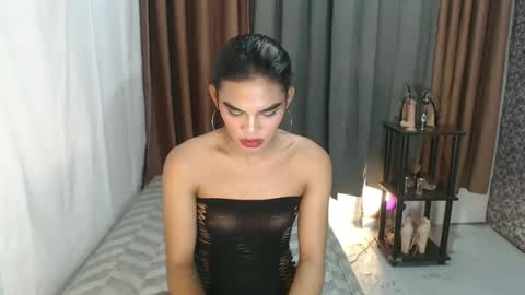 neomi online show from March 7, 7:20 pm