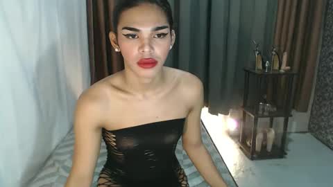 neomi online show from March 9, 6:33 pm