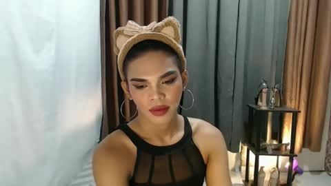 neomi online show from March 17, 4:09 pm