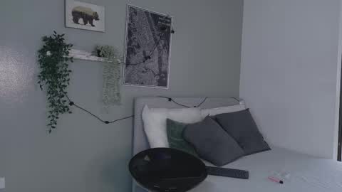 NICKI FOX  online show from November 24, 7:38 pm