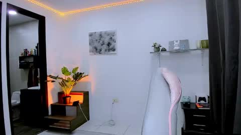 Snapshot of nilam217 chatting on September 11, 1:37 am Nilam online show from September 11, 1:37 am