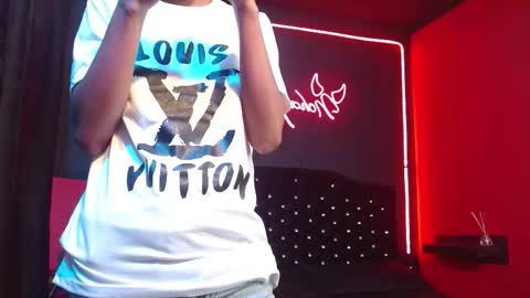 Noha Thomson online show from October 28, 7:34 pm