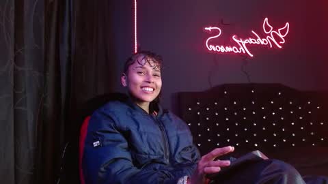 Noha Thomson online show from January 18, 1:24 am