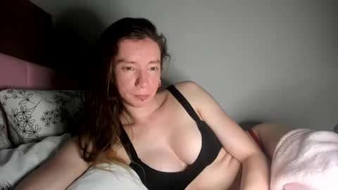Emily snow online show from March 3, 2:00 am