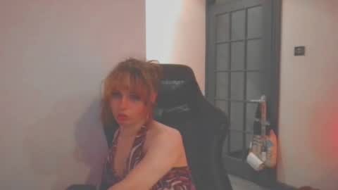Lucy online show from May 27, 12:30 am