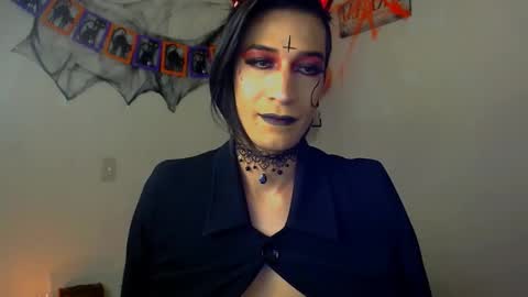Snapshot of novanyx11 chatting on October 18, 12:25 am Nova... online show from October 18, 12:25 am