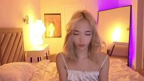 Ami and Maddy online show from May 31, 2:02 pm