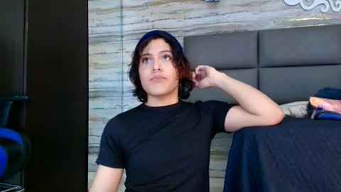 Oliver  online show from January 17, 11:56 pm