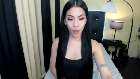 olivia_hotcummer online show from November 6, 2:33 am
