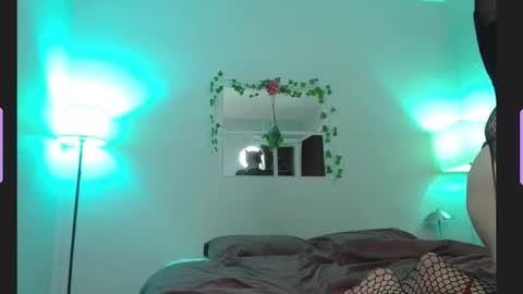 Snapshot of onyx_black666 chatting on October 18, 6:28 am onyx_black666 online show from October 18, 6:28 am