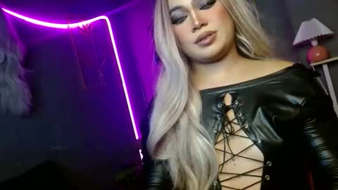 anura online show from November 10, 5:03 pm