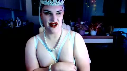 Sarina Williams online show from July 14, 1:39 pm