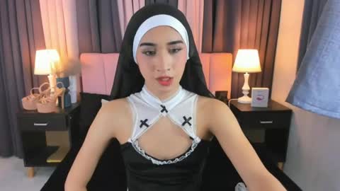 parismilker online show from February 28, 10:27 pm