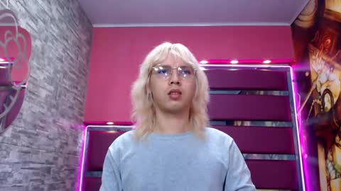 Snapshot of perfectlump chatting on October 18, 1:59 pm perfectlump online show from October 18, 1:59 pm