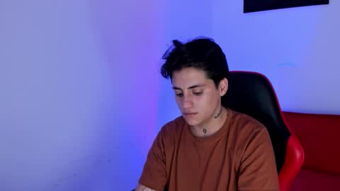 peytonbox online show from December 4, 11:47 am