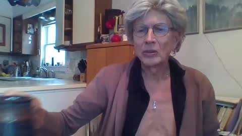 Snapshot of phillipa1023 chatting on January 18, 8:37 pm phillipa online show from January 18, 8:37 pm