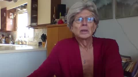 Snapshot of phillipa1023 chatting on February 5, 5:43 pm phillipa online show from February 5, 5:43 pm