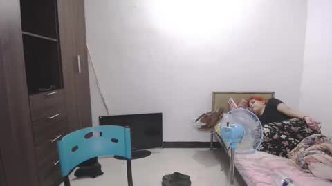 izzy online show from March 12, 3:11 am