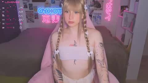 pinkvenom_ online show from October 7, 8:26 am