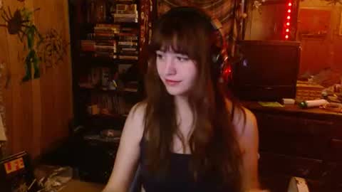 Izzy online show from December 1, 12:57 am