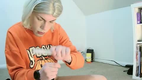 KCGREY online show from September 19, 8:58 pm