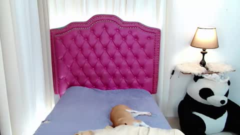 princessyanzy1 online show from April 22, 7:15 am