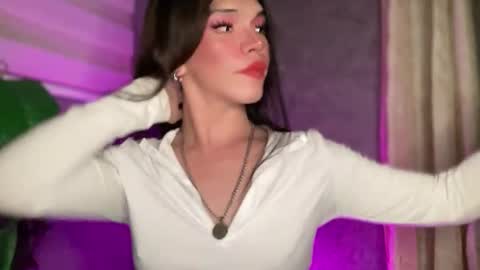 QUEEN online show from April 6, 2:06 pm