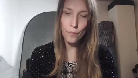 Keely KeKe Kiwi online show from October 30, 12:31 am