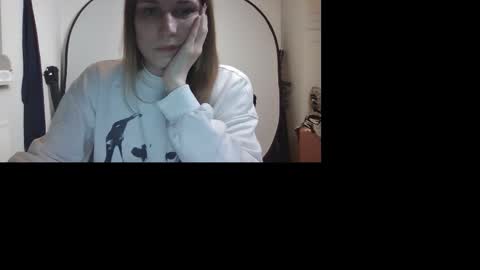 Keely KeKe Kiwi online show from November 8, 1:06 am