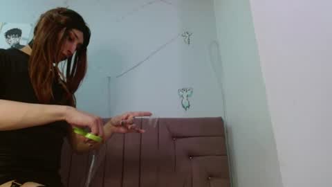 reiv_femboy online show from June 19, 4:06 am
