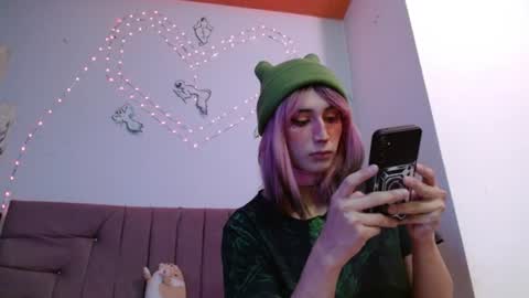 reiv_femboy online show from July 16, 3:45 am